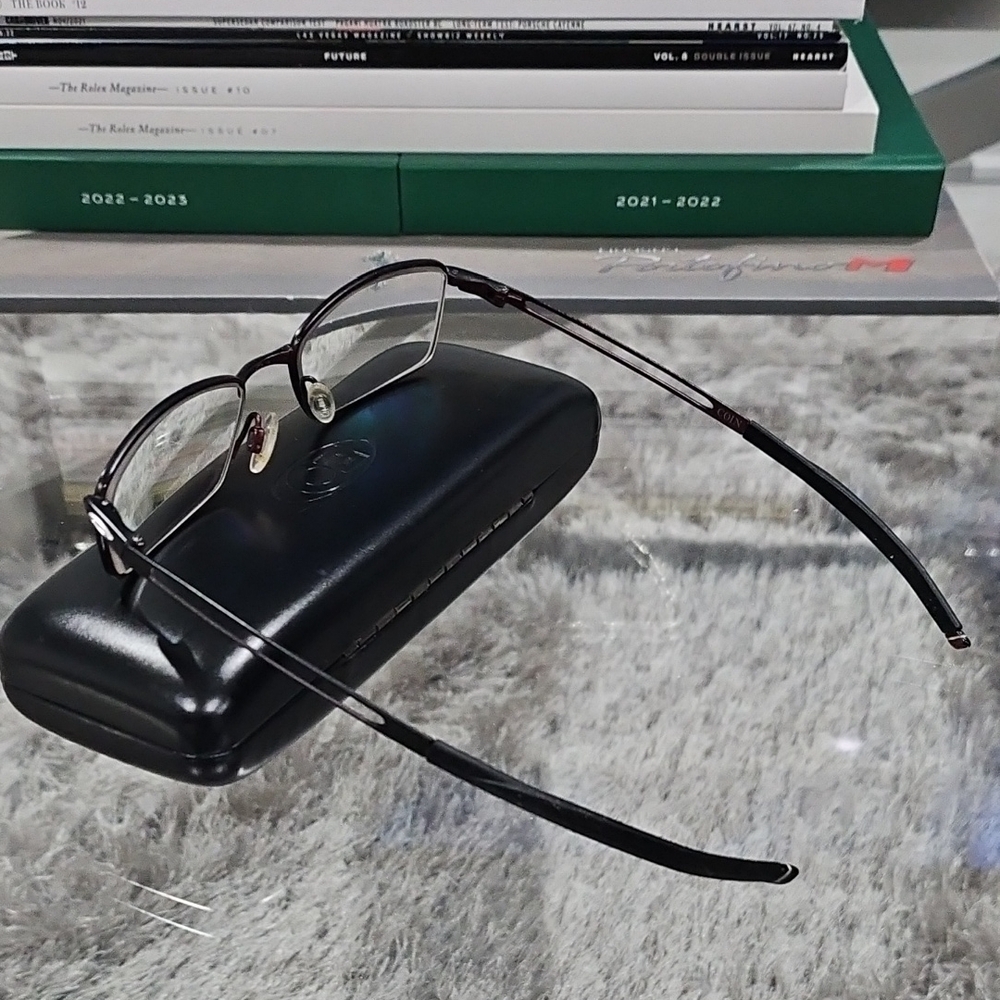 Stylish Black Rectangular Eyeglasses - image 4